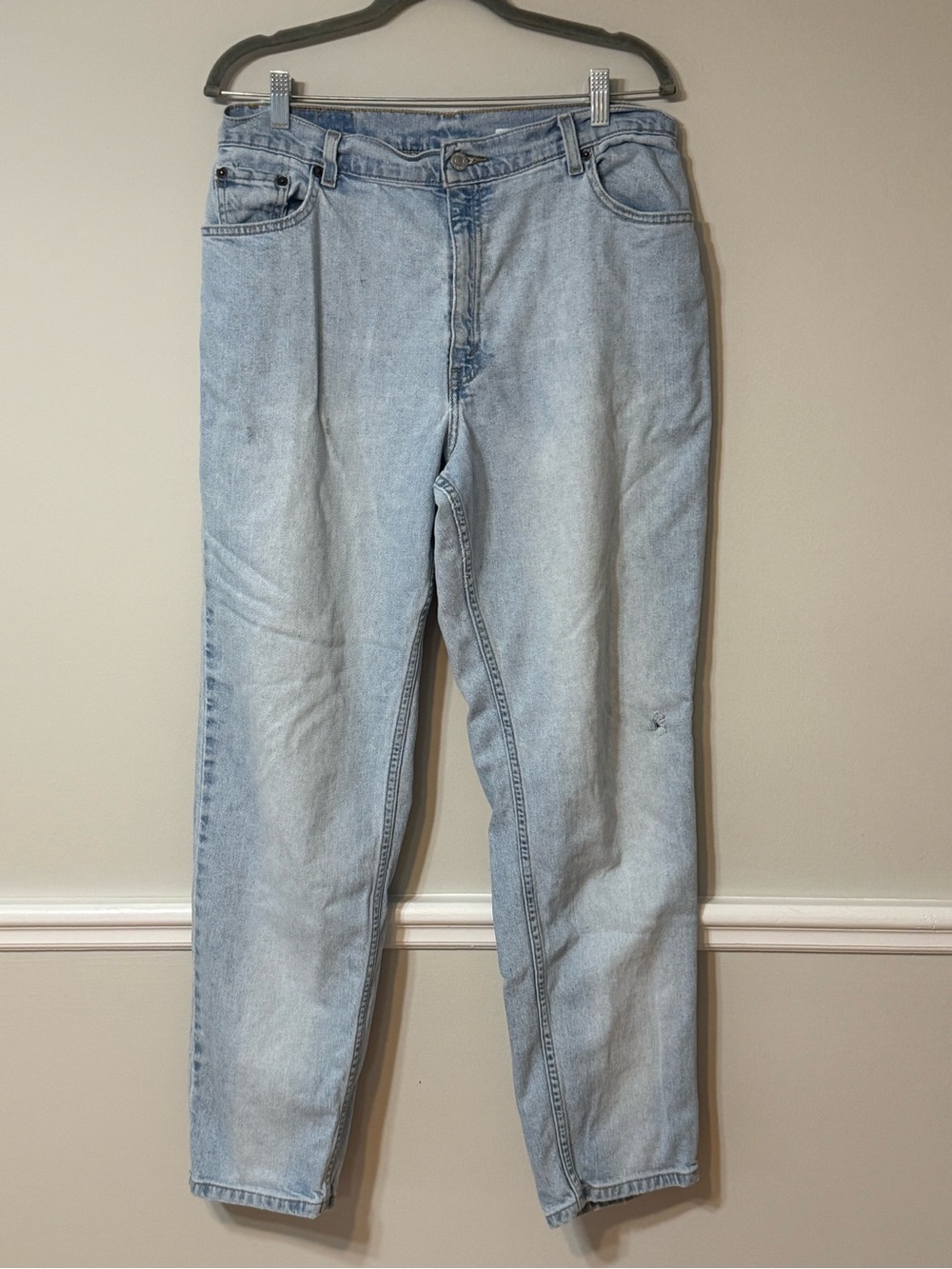 Vintage Y2K Levi’s 550 Relaxed Fit Tapered Leg high waisted jeans